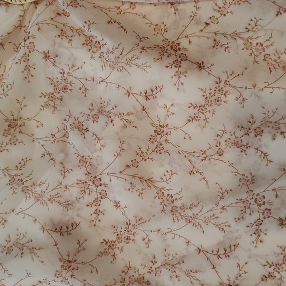 Promesa Floral Faux Wrap Dress with Buckle. Size Medium - Picture 5 of 8